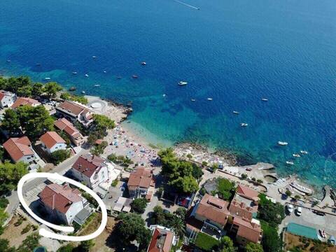 Two bedroom apartment 20m to  beach- Ivan Dolac