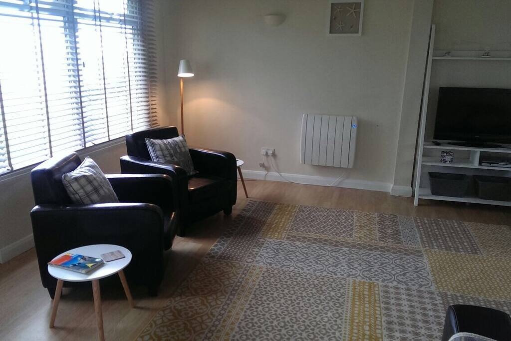Large spacious lounge