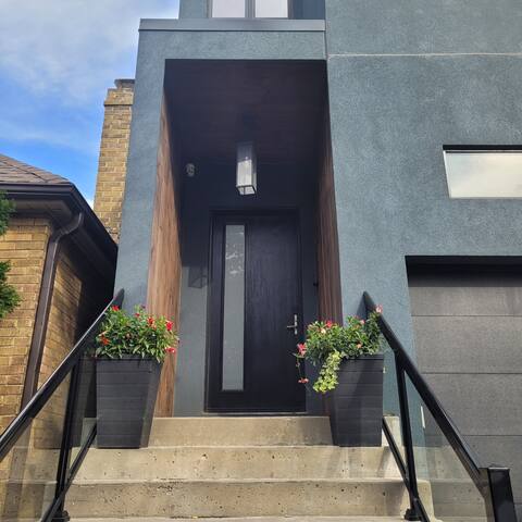 The Junction Modern w/Parking Easy Downtown Access gallery image 2