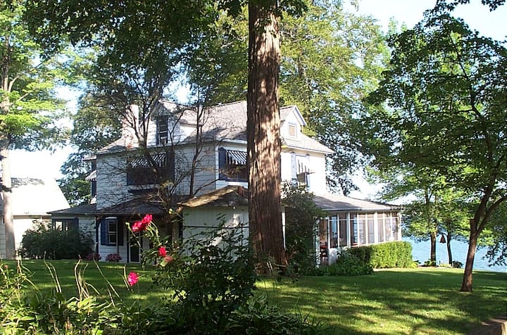 155 ft of Beachfront home on Paw Paw Lake