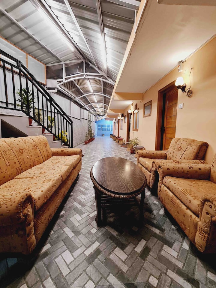 Welcoming 1 Bedroom With Bathroom And Balcony. - Shimla