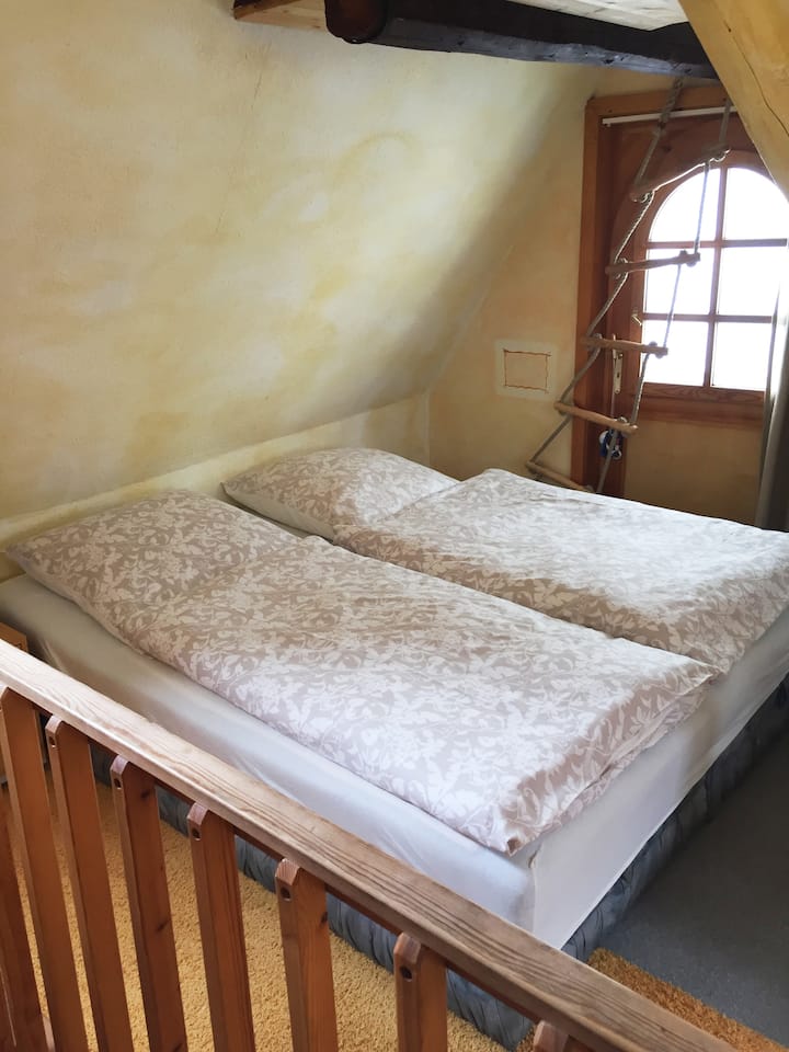 Spavaća soba, bračni krevet