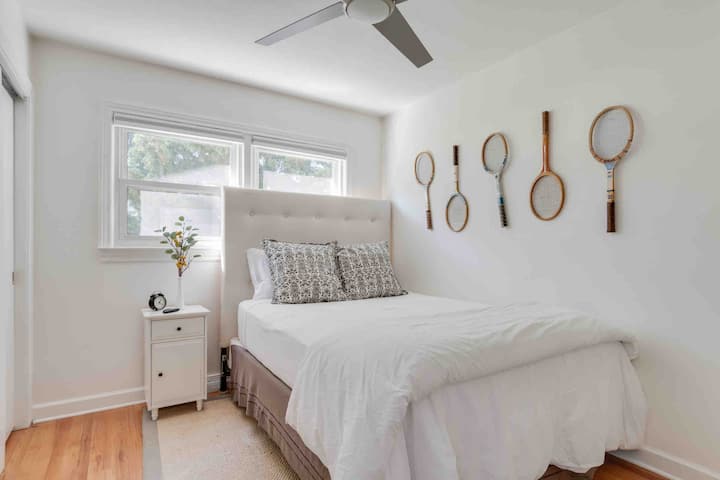 Habitación para huéspedes: su paquete y juegos también.