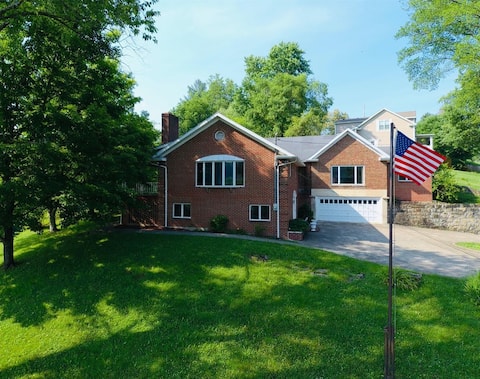 14 Guest RRG Basecamp | Hot Tub | 3 Bath | Views