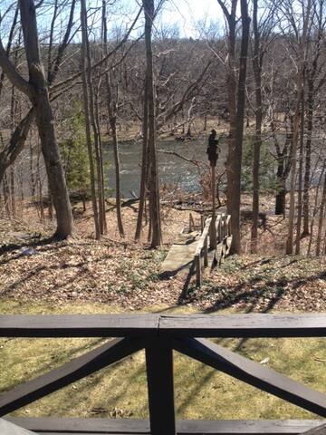 Directly on the Salmon River!