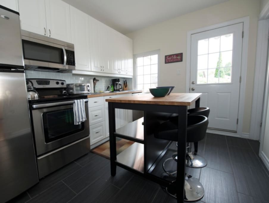 Fully equipped bright renovated kitchen