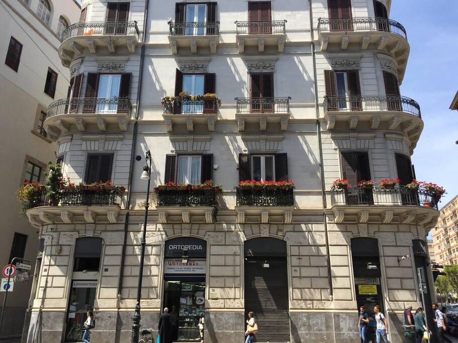 Esterno palazzo d'epoca