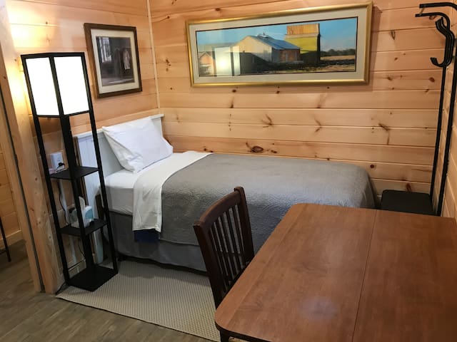 Hilltop Cabin In Greenville Sc In Greenville Spartanburg Hotel