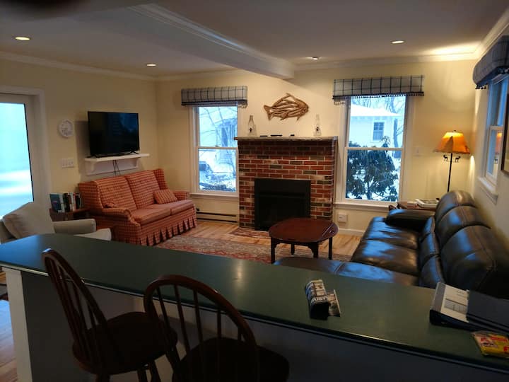 12 Airbnb Vacation Rentals Near Lake Winnipesaukee, New Hampshire