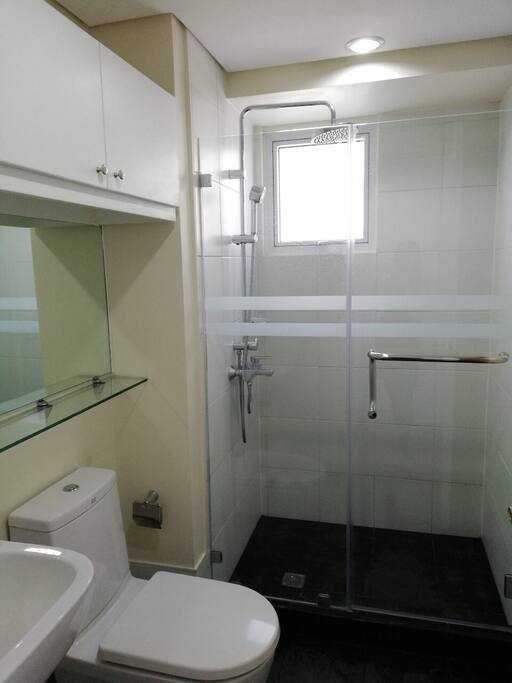 toilet and bath 1