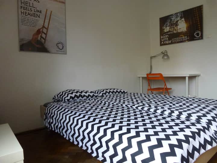 Spacious room #4 near Park Tivoli / free parking