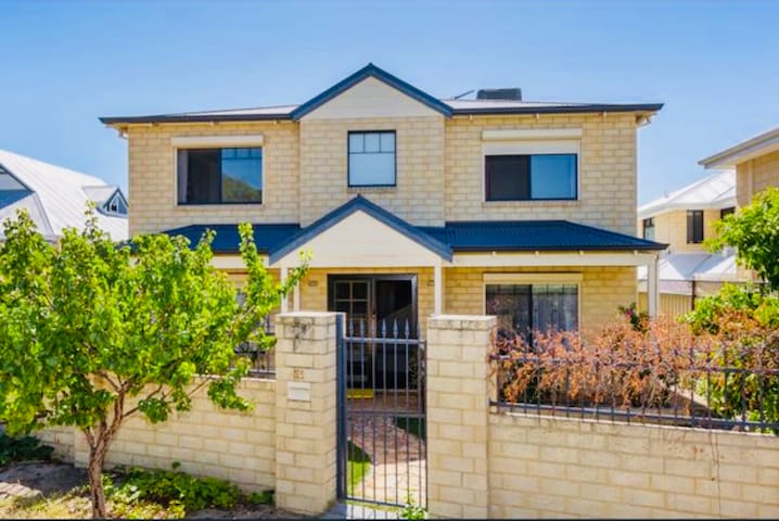❤️ Location next to Casino/Airport/CBD/4X2.5house