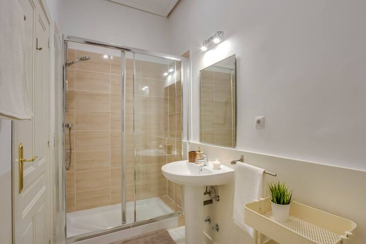 Lujoso apartamento con vistas al Palacio Real gallery image 4