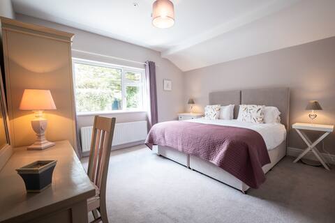 The Moorings - Luxury Stay @ Bellingham Estate