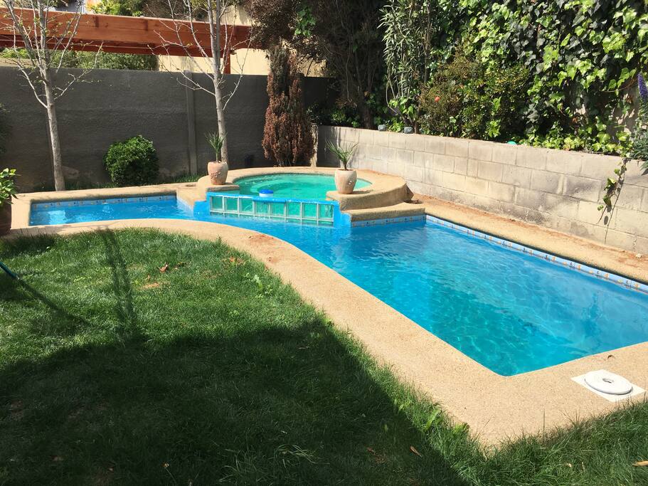 Linda Piscina con Jacuzzi