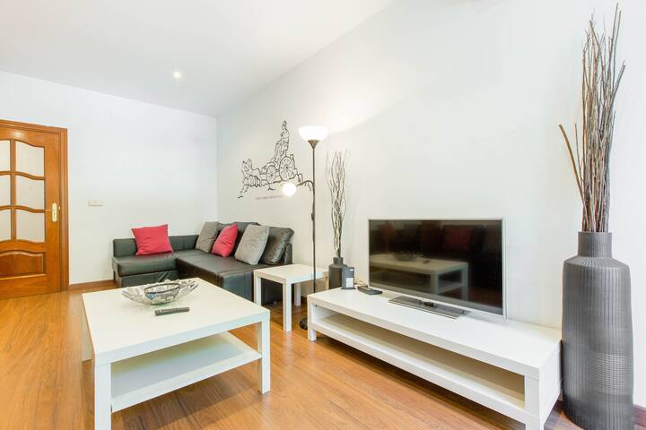 Plaza de Tirso De Molina – Downtown Madrid gallery image 4