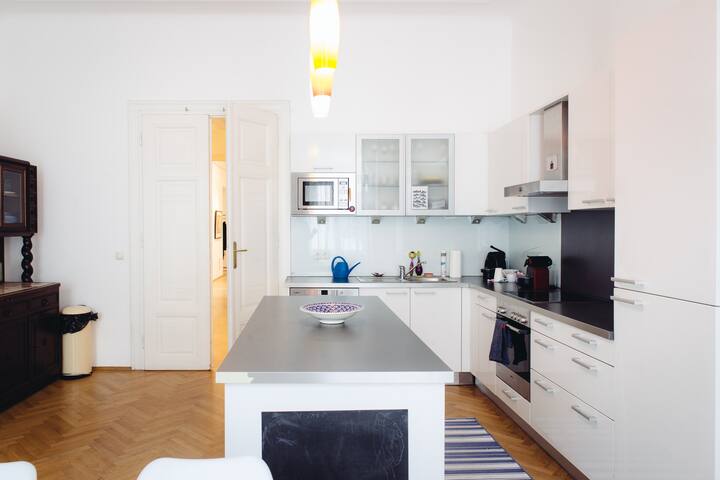 Vienna Art Apartment gallery image 5