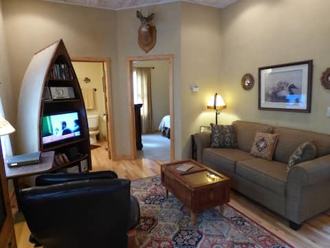 Top performing Airbnb: Five Oaks Cottage in Lake Lure