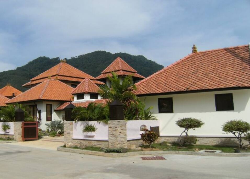 Quiet and private complex