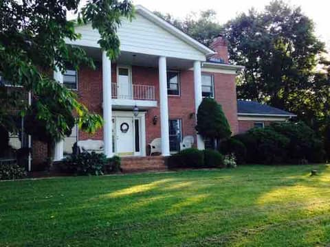 Bel Air 4 Bdrm home Fall Special- $249 nt