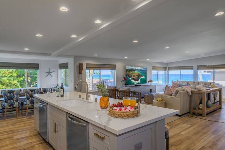 #1 Luxury OCEAN FRONT Mansion! Sleeps 32 gallery image 2