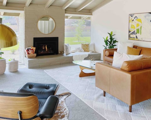 Mid-Century Modern Oasis W/Spa