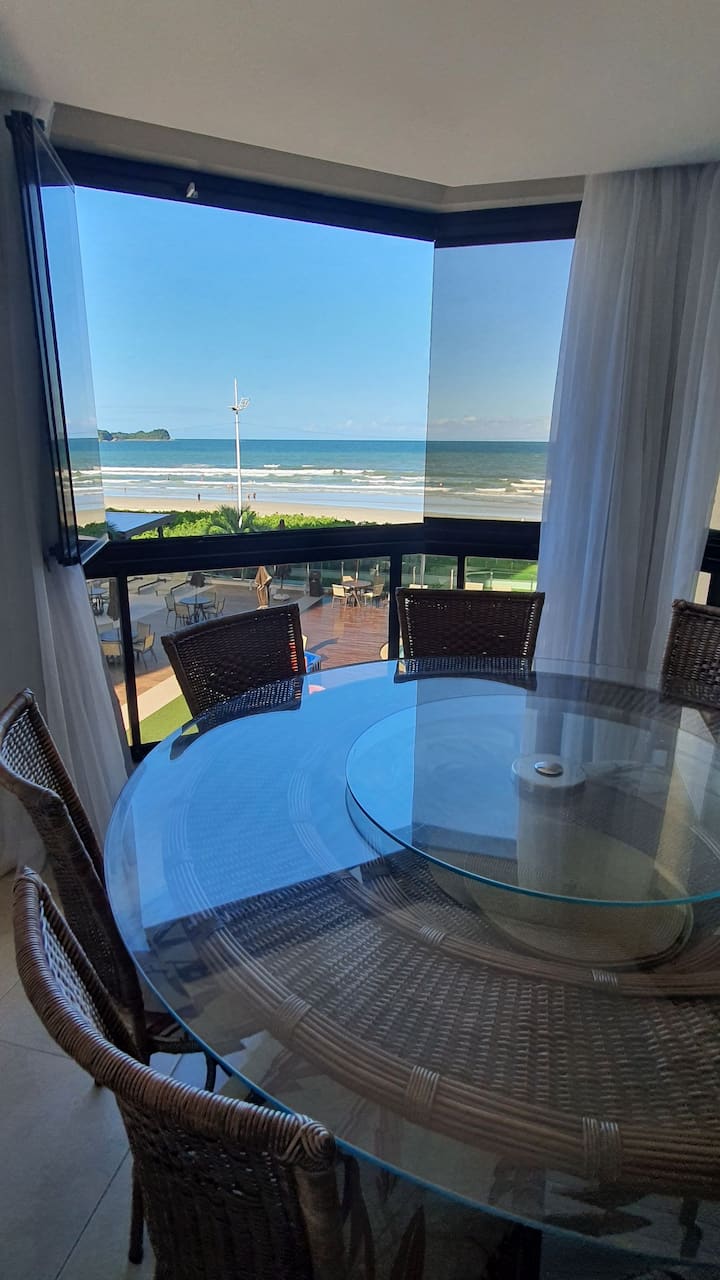 Beautiful Apartment Facing The Sea. - Itapema