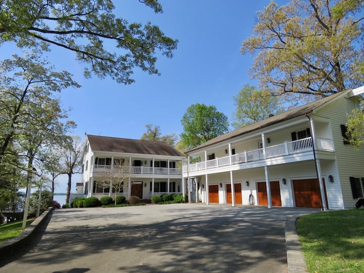 Majestic Neuse River Sunsets Estate Houses for Rent in Arapahoe