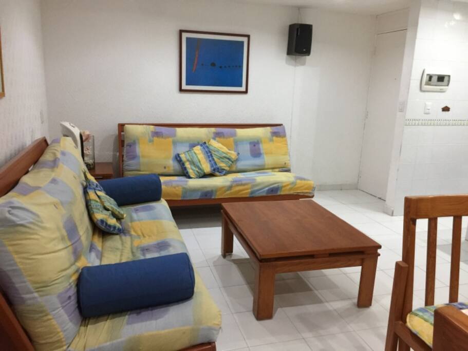 Estancia Sillones que se vuelven Futones (camas)