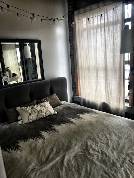 Cal King bed in private sleeping nook