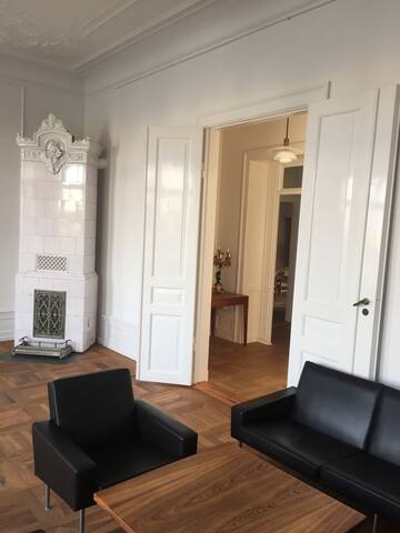 Historical 400 m2 apartment with lakeview Cph City gallery image 5