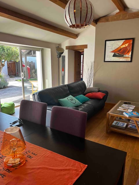 Top Airbnb: NO - Contemporary Noirmoutrine in L'épine