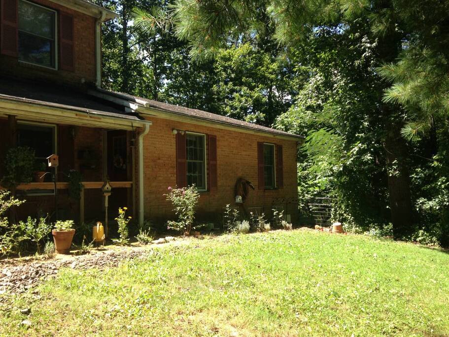 apartment side of front porch