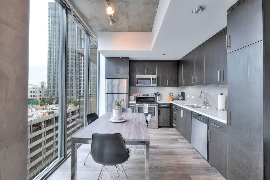 Fully Equipped Kitchen with all you need to Enjoy a Home-Cooked Meal!