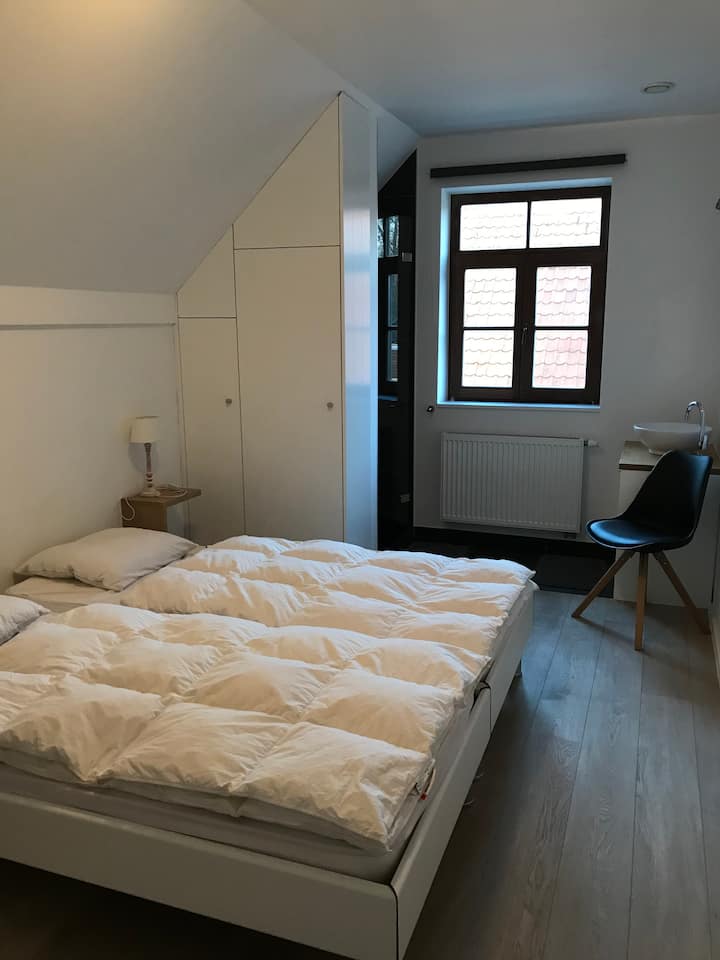 Kamer 4
Tweepersoonsbed