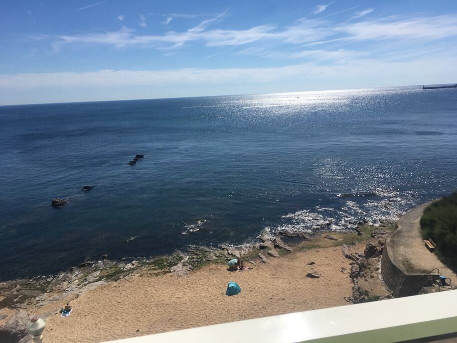 Vue du balcon sur la petite crique