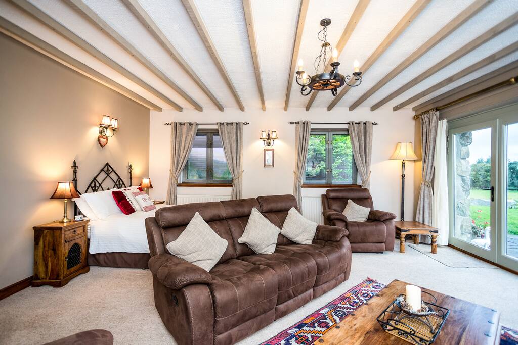 Lounge area with recliners
