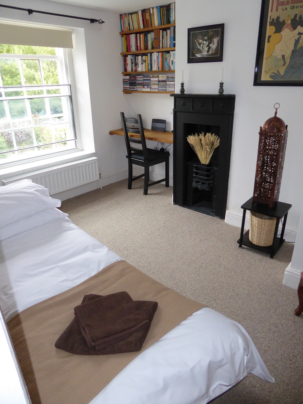 غرفة النوم/الدراسة