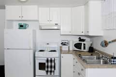 %2AClean%2C+bright+and+stylish+1bdrm+apt+in+prime+area