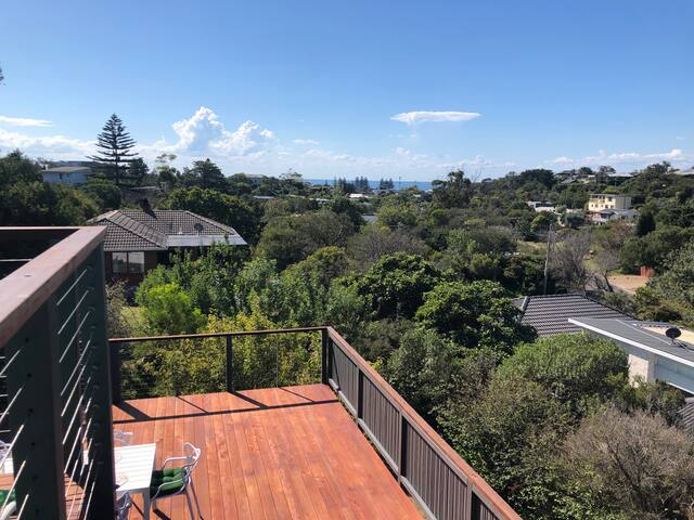 Nestled above the tree tops – 800m to beach gallery image 3