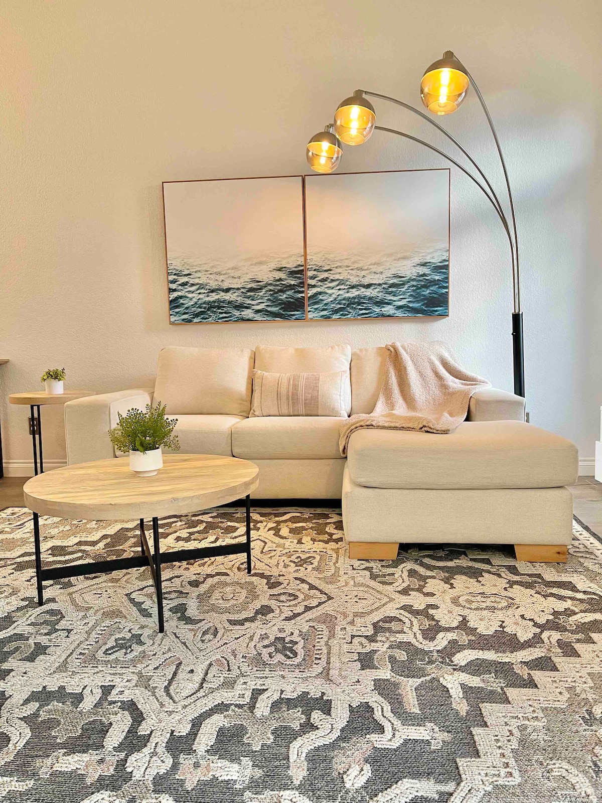 Top performing Airbnb: Stylish and Clean Three Bedroom Townhome in Tustin