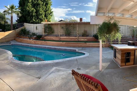 swimming pool airbnb with pool near me