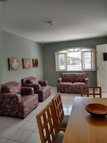 Entire home with 4 bedrooms in Pontal Do Paraná - Casa ampla paralela a beira mar