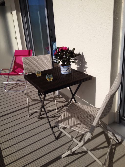 le salon de jardin pour profiter du soleil