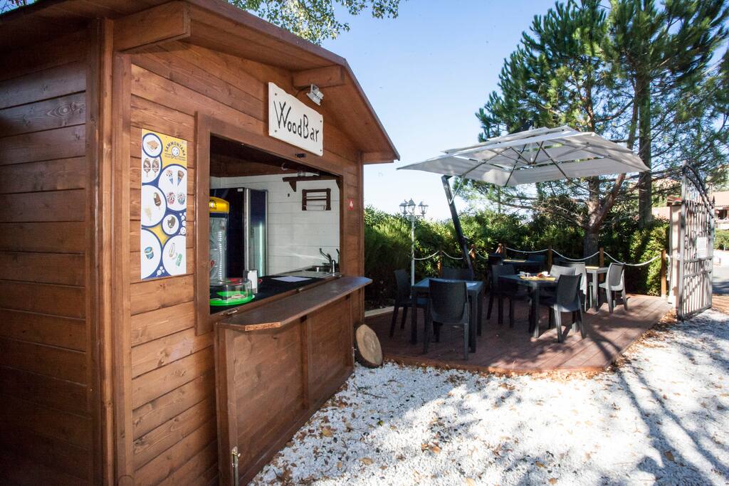 Wood Bar
