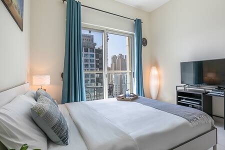 Clean, Beach, Wifi, Pool, AC, NETFLIX, Gym, Marina