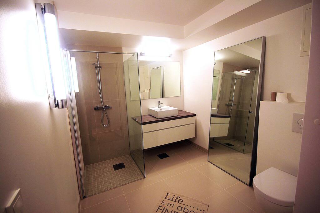 Spacious bathroom