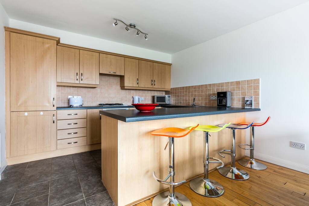 Kitchen Breakfast Bar