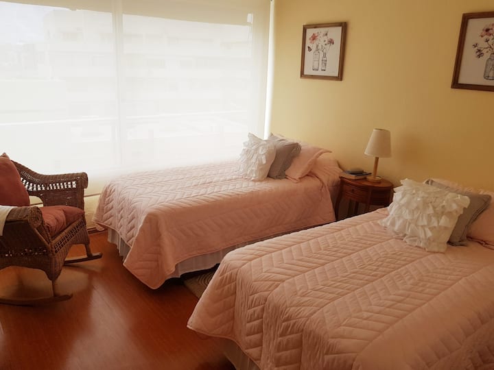 Vista de la entrada a la habitación