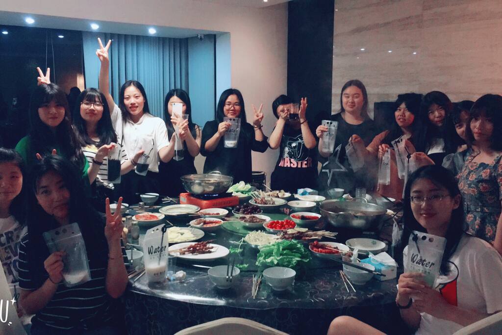 毕业趴美女大聚会